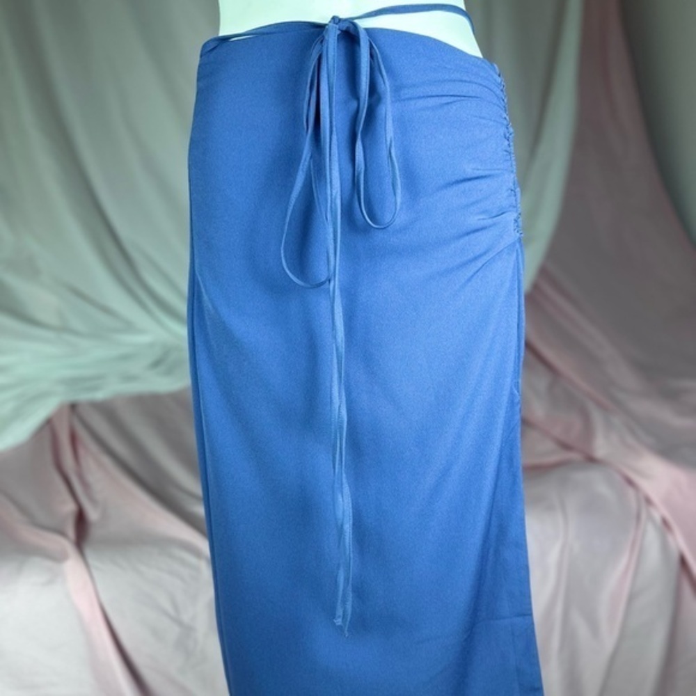 🅽🅴🆆 Abercrombie & Fitch maxi blue skirt with slit and tie, size Small